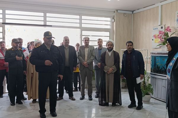جشن یاوران انقلاب در دبیرستان محبی نیشابور 
