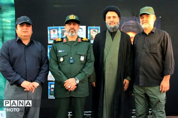همدلی مسئولان و خادمان در خدمت به زائران رهبر شهید