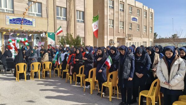 طنین گلبانگ انقلاب در دبیرستان شبانه روزی همای رحمت شهرستان سرخس