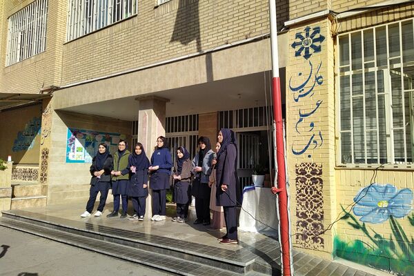 طنین غیرت و بیداری نسل نو در برابر استکبار