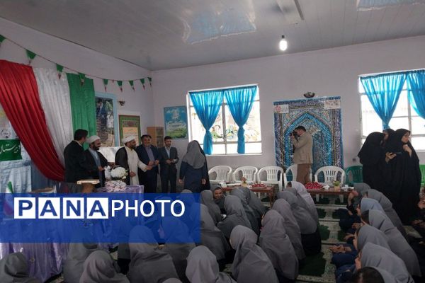 برگزاری جشن دهه کرامت و روز دختر در مدرسه نمونه دولتی فدک