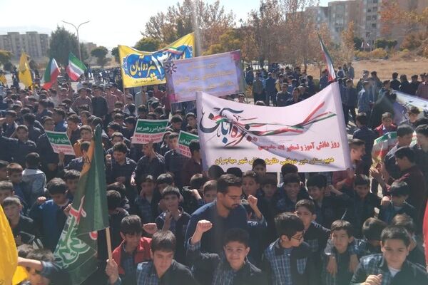 راهپیمایی ۱۳ آبان؛ روز دانش‌آموز 