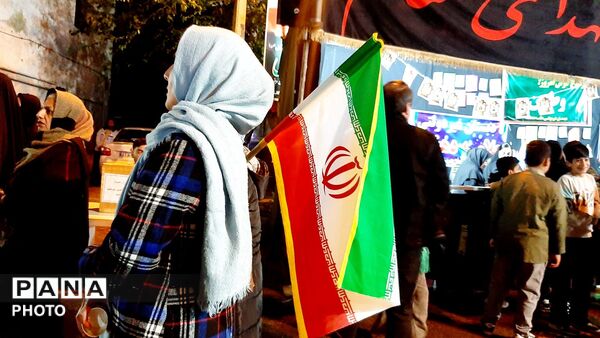 کودکان گالیکشی بعداز گذشت چهل و پنج شب همچنان در میدان حضور دارند