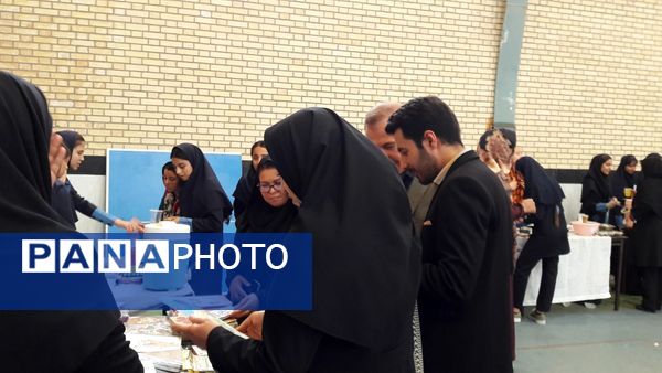 برپایی بازارچه مدرسه‌ای در مجتمع عشایری امید انقلاب