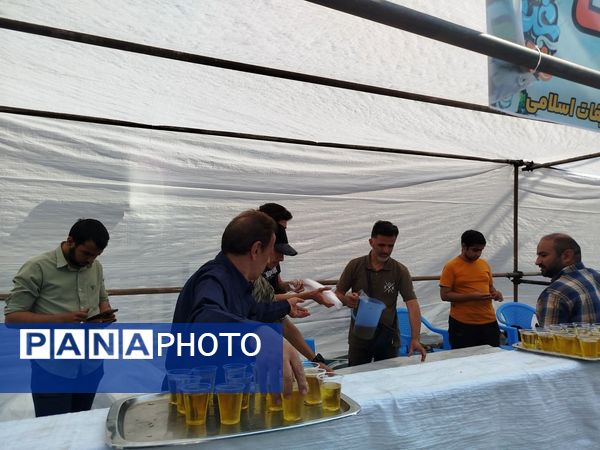 راهپیمایی 10 کیلومتری تهران به مناسبت عید غدیر و مقاومت در برابر تهدیدات دشمن