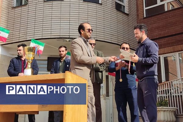 قهرمانی تیم والیبال مدرسه انصارالمهدی در مسابقات منطقه