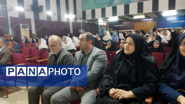 مراسم تجلیل از دانش‌آموزان منتخب طرح‌های حوزه ابتدایی در قائمشهر