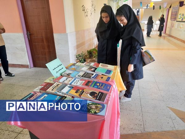 مراسم هفته بهداشت روان در دبیرستان فرزانگان استعداد درخشان ملارد