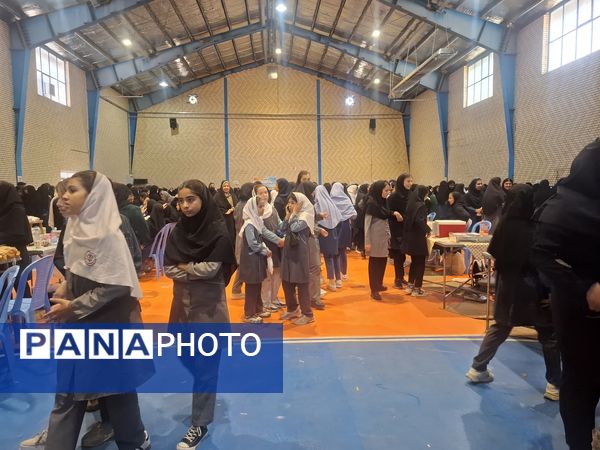 بازارچه کسب و کار دانش‌آموزی دبیرستان پردیسان سملقان