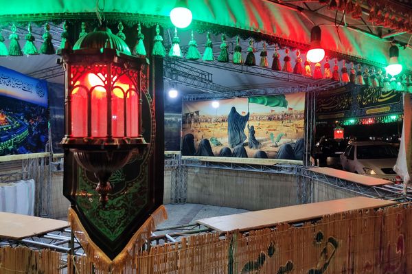 برپایی خیمه‌های عزاداری محرم در شهر شیراز