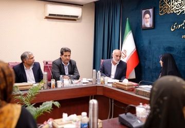 مسیر تولید، فروش و بازاریابی محصولات زنان کارآفرین را تسهیل می‌کنیم