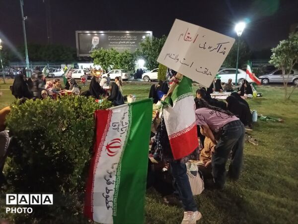 میدان‌داری مردم دارالعباده در میدان امام حسین (ع) یزد