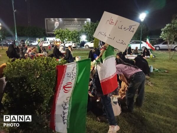 میدان‌داری مردم دارالعباده در میدان امام حسین (ع) یزد