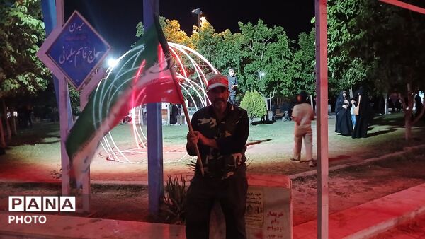 امشب نهاوندی ها پرچم ایران را به اهتزاز در آوردند