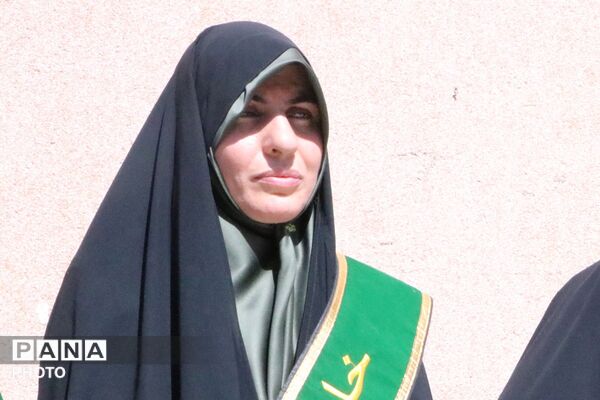 مراسم هفته دفاع مقدس با شروع سال تحصیلی جدید در بهارستان‌دو