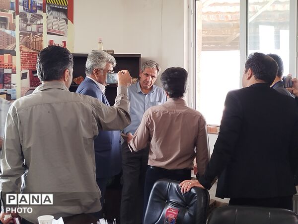 بازدید فرماندار  از شرکت زرین‌فلز کاشمر