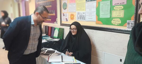 مراسم هفته کتاب و کتابخوانی در دبیرستان فرزانگان استعداد درخشان شهرستان ملارد