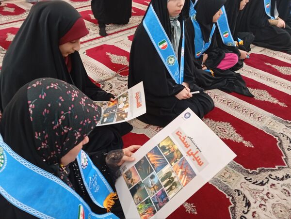 معرفی بسته فرهنگی ایرانمون در جمع معتکفین