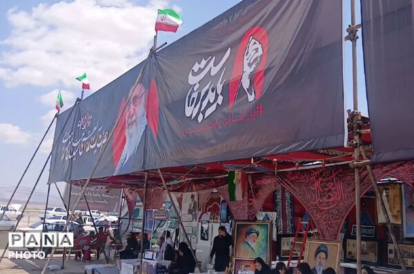 خدمت رسانی به زاِئران تشییع رهبر شهید در موکب دارالمصلین شهرستان شیروان
