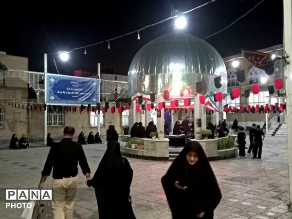 حضور پرشور مردم  در مراسم عزاداری اباعبدالله الحسین