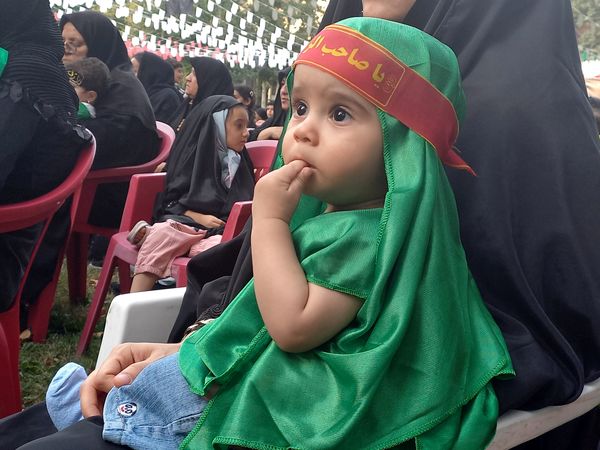 مراسم شیرخوارگان حسینی در باغ فردوس استان اصفهان