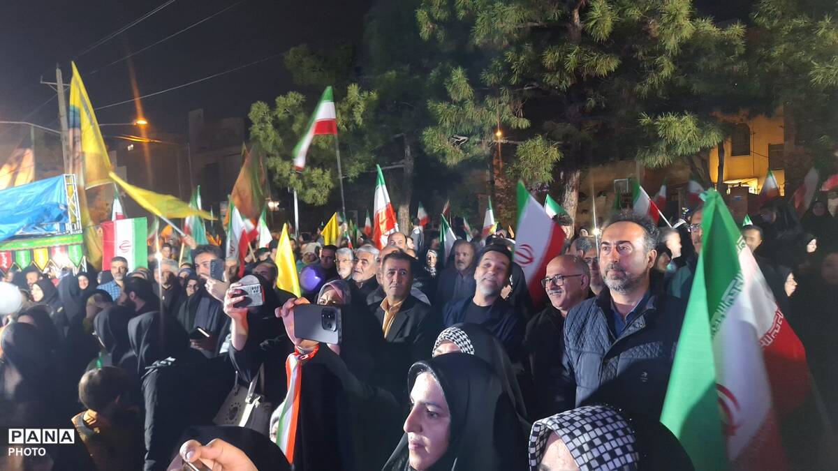 پنجاه‌ودومین موج حضور فرهنگیان و دانش‌آموزان استان البرز در اجتماعات مردمی
