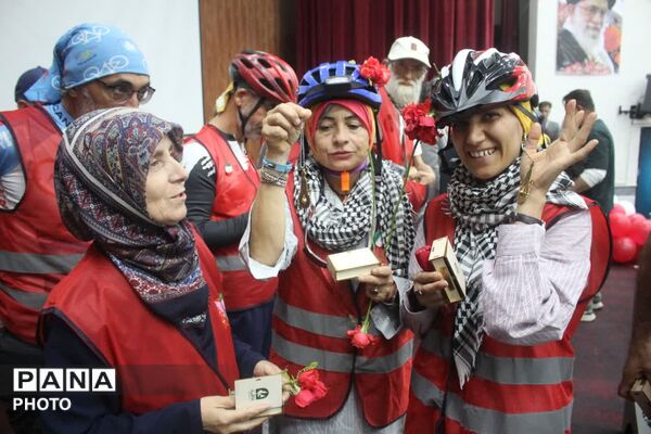 جلوه‌هایی از حضور کاروان دوچرخه سواری «ترکیه تا میناب» در قم