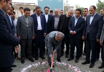 کلنگ‌زنی احداث دبیرستان ۹ کلاسه متوسطه شهر کهنوج از سوی وزیر آموزش و پرورش 