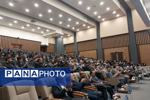 مراسم تقدیر از مشاورین و معاونین پرورشی مدارس ناحیه سه مشهد