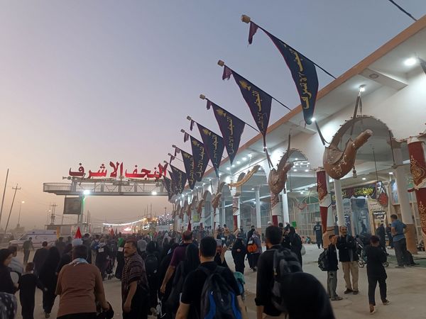 حضور زائران در مراسم پیاده‌روی اربعین حسینی