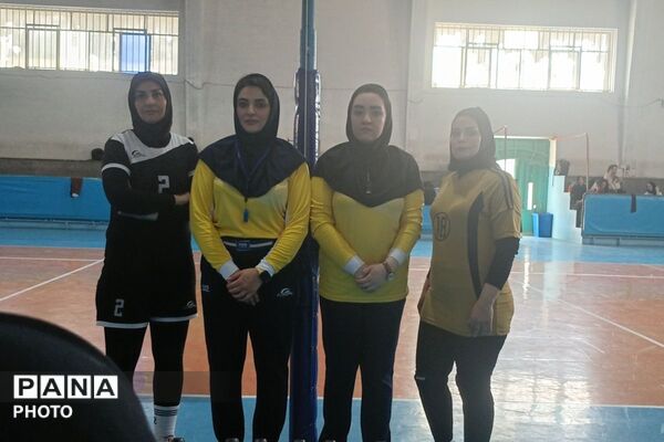 رقابت مادران و دختران قرچکی برای کسب عنوان قهرمانی