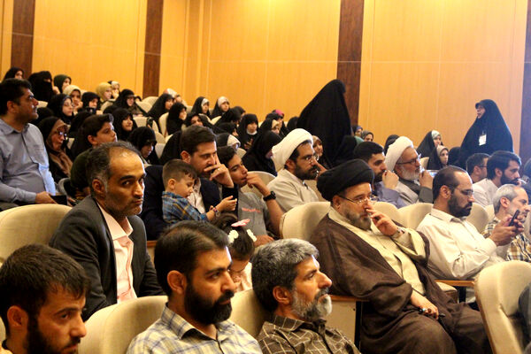 جلوه‌هایی از دومین دوره جشنواره روایت جهاد در قم -1