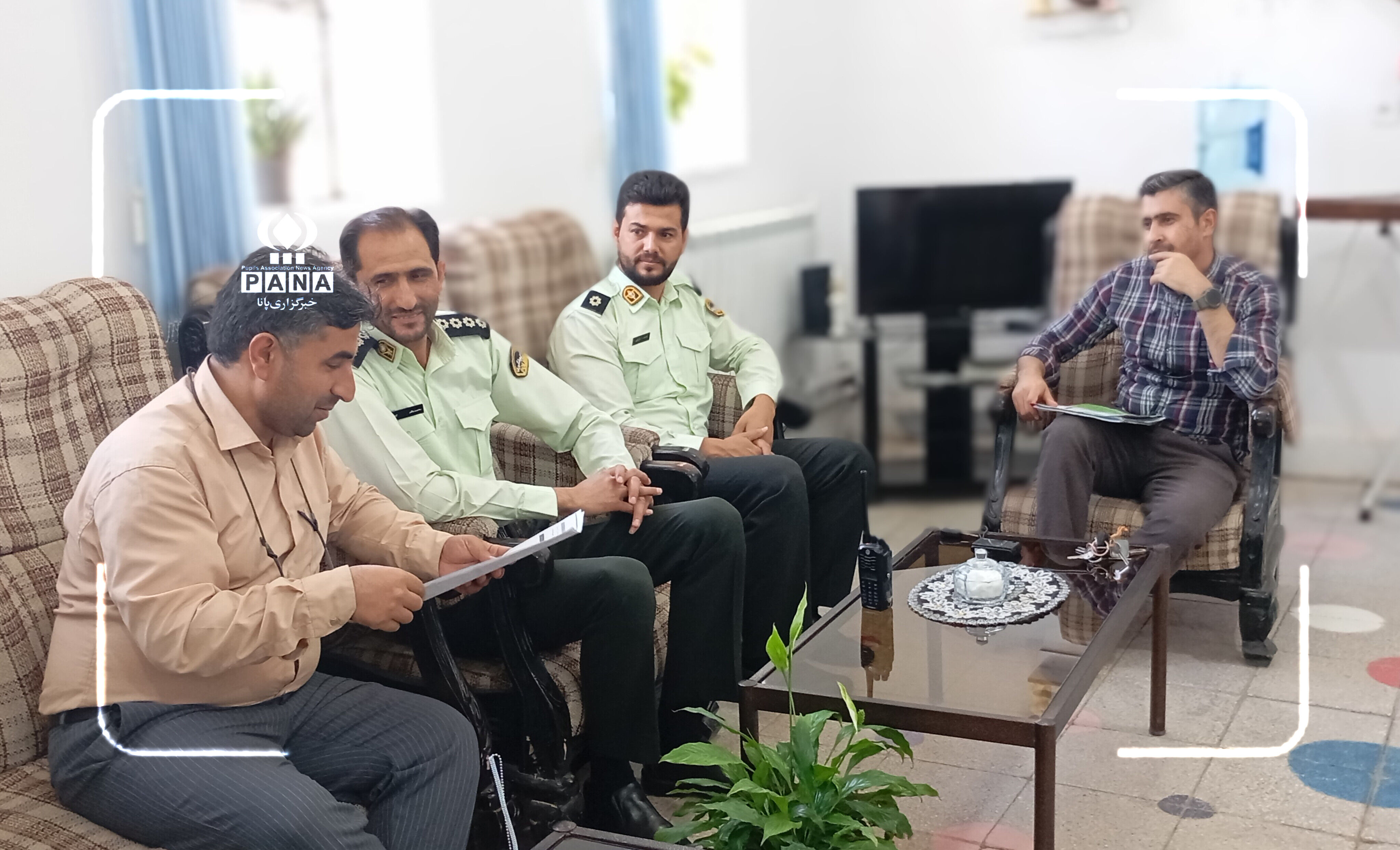 بازدید فرمانده نیروی انتظامی دهگلان از کانون‌های تربیتی شهید مطهری و شهید سمیه
