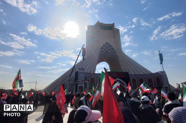 وداع مردم ایران با رهبر شهید