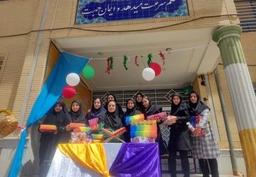 هفته مقام معلم در شبانه‌روزی امام حسین(ع) میانکوه گرامی داشته شد