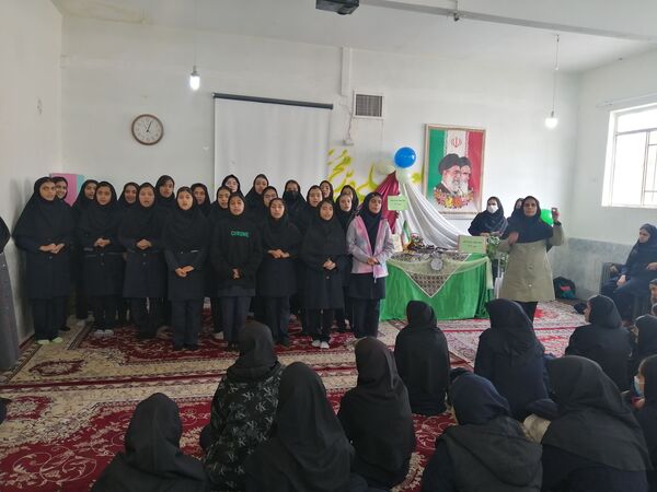 جشن مبعث پیامبر (ص) در دبیرستان فیاض