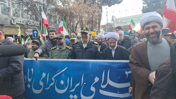 حضور خادمان امنیت در راهپیمایی ۲۲ بهمن