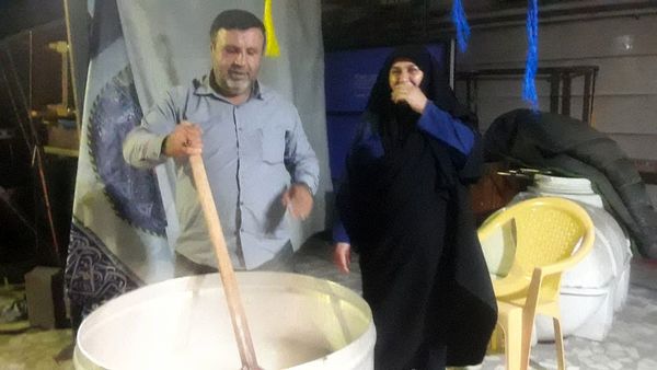 پخت شله‌زرد نذری با یاد ضامن آهو در قائمشهر