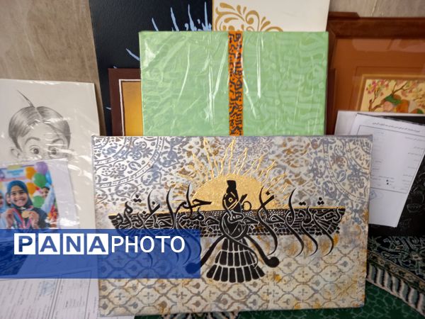 داوری آثار هنری مسابقات فرهنگی هنری آموزش و پرورش ناحیه ۳ 