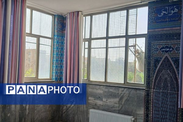 غبارروبی نماز‌خانه‌های مدارس شهرستان ملارد در آستانه آغاز سال تحصیلی 