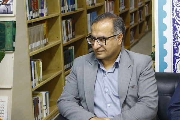 بازدید نماینده مجلس از آموزش‌وپرورش فیروزکوه و دیدار با کتابداران