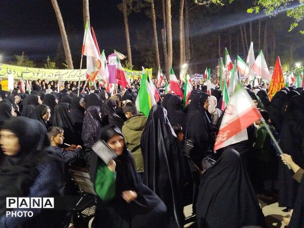 اجتماع پرشور مردم در میدان مرکزی خلیل آباد