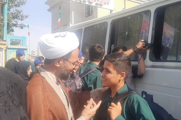 اعزام دانش‌آموزان گروه سرود سفینة النجاة نیشابور به پیاده‌روی اربعین حسینی 