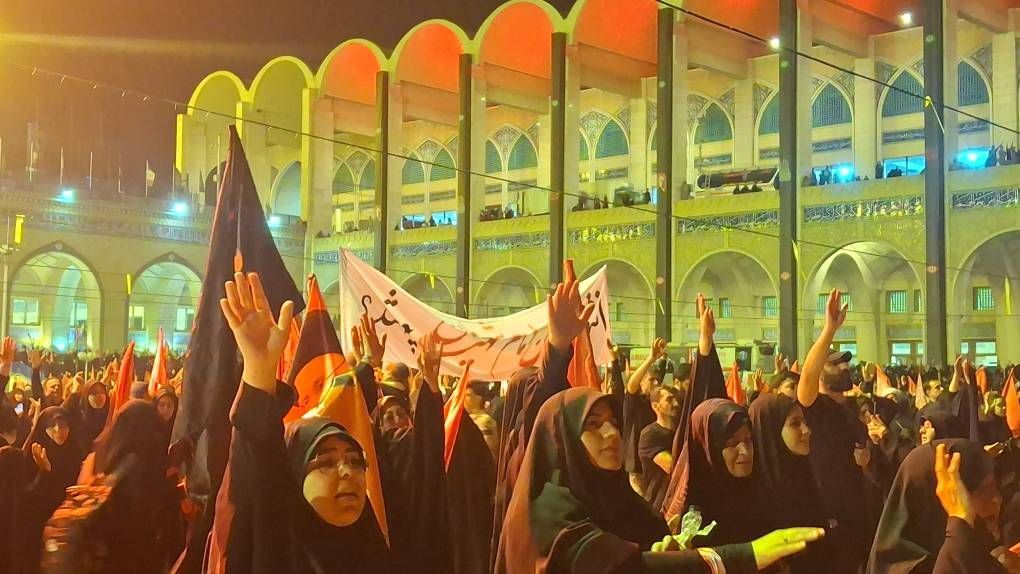 رسم وداع  با پیکر مطهر امام قائد