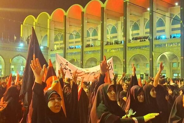 رسم وداع  با پیکر مطهر امام قائد