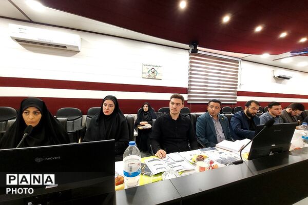 نشست تخصصی مسئولین امور اداری مناطق ۲۱ گانه شهرستانهای تهران در کهریزک