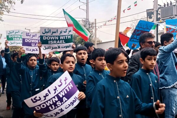  راهپیمایی ۱۳آبان در شهرستان ورامین