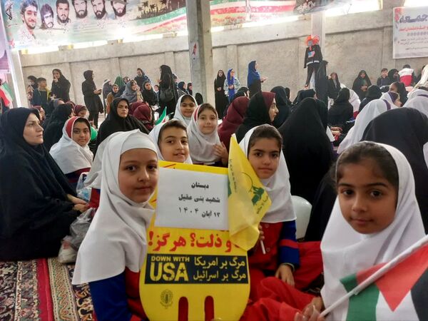حماسه حضور نوجوانان کردکوی در روز دانش‌آموز