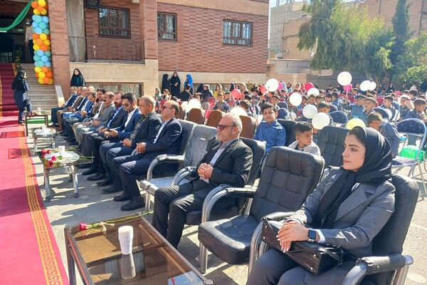 برگزاری مراسم جشن شکوفه‌ها در ناحیه دو بهارستان