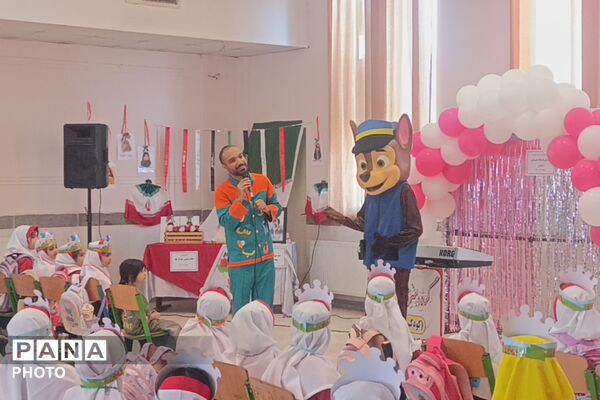 جشن شکوفه‌ها در مدرسه رضوان رباط کریم